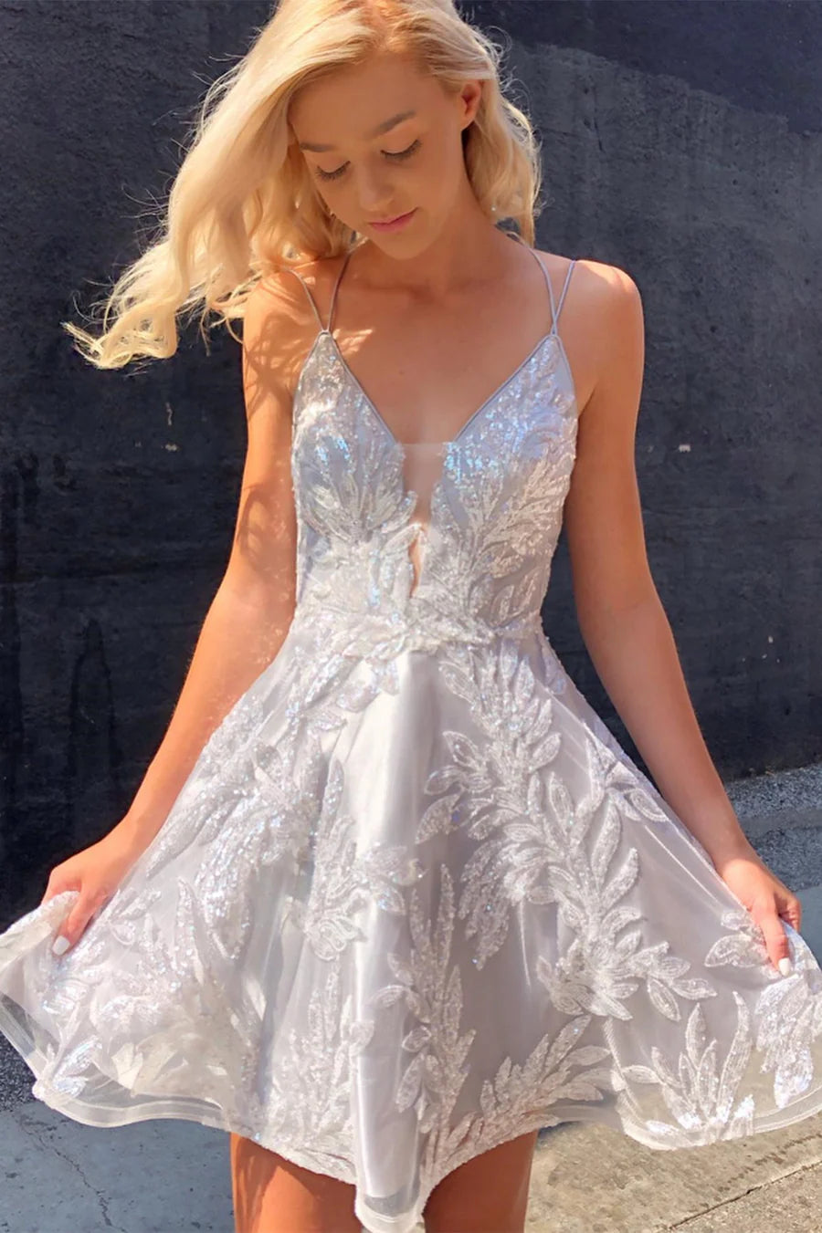 Vestido de fiesta con encaje, corte A y apliques